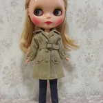 ブライス人形のハンドメイド洋服＊トレンチコート＆ジーンズ