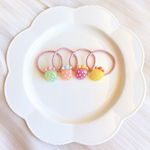 《4個セット》　いちごヘアゴム 　/   キッズヘアアクセサリー　キッズヘアゴム　ベビーヘアアクセサリー　ベビーヘアゴム　髪ゴム　ピンク　イチゴ　苺　食べ物　フルーツ　くだもの　果物　プチギフト　