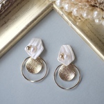 《特集掲載》Seashellの海のカケラ𓇼 2way Pierce / Earring ◇ Pearl White / Round Plate / Gold /再販