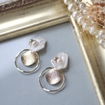 《特集掲載》Seashellの海のカケラ𓇼 2way Pierce / Earring ◇ Pearl White / Round Plate / Gold /再販