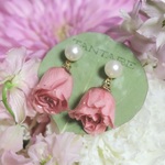 ピンクローズピアス・イヤリング【ドライフラワーアクセサリー/本物のバラ/本物の花/ローズピアス/ギフト/母の日/結婚式】