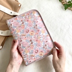 A5手帳カバー　リバティ　ベッツィピーチ　ラミネート　ラウンドファスナー　ペンケース一体型　ノートカバー　大人可愛い