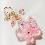 桜舞う桜御守りシェイカー　シャカシャカキーホルダー　御守り　
