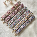 ꫛꫀꪝ✧‧˚ 花綴  *.。ショルダーストラップ　カメラストラップ　スマホショルダー　　インド刺繍リボン