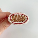 餃子 手刺繍ブローチ