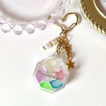 ①Happinessキラキラ琥珀糖BOXのシャカシャカキーホルダー♡キーホルダー　レジン　