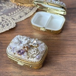 ビーズ刺繍のピルケース　White