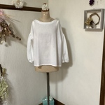 リネンオフホワイト　お袖ふんわりブラウス💕