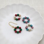 《４色から選べる》クリスマスパールのサークルピアス／イヤリング