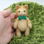 愛猫キーホルダー　茶トラ　蝶ネクタイ