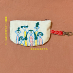 刺繍すくない色の半月ポーチ　まるまるまるさん