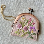 【訳あり】リネンと花刺繍のミニガマ口　