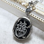 Lily of the valley ヴィンテージ インタリオ すずらん の ネックレス 18×13 ご褒美アクセサリー アンティーク シルバー