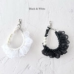 【人気No.1｜モノトーン】Petit ribbon フリルハンドストラップ｜Black & White｜パラコード