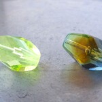 宝石カット（ウラン）　青茶と黄　チェコビーズCzech Glass Beads２個