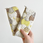 うねうねパッチのかぎ針ケース (light yellow)