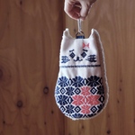 【特集掲載】こぎん刺し猫さんのスマホポーチ☺︎白猫さん【刺繍☺︎刺し子】こぎんキャッツ☺︎ネコ☺︎ポシェット⌘受注製作⌘
