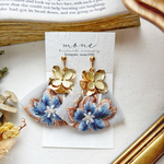 インド刺繍　刺繍リボン　タッセル  ピアス　イヤリング　お洒落　 個性的　結婚式　ウェディング　お呼ばれ　華やか　プレゼント　プチギフト　ギフト