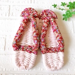 可愛い赤の花柄鼻緒♡(女性用ML)ふんわり鼻緒の布ぞうり　布草履