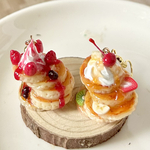 ミニチュア　いちご🍓とフルーツ（メイプルバター）の重ねパンケーキピアス