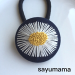 ☆刺繍☆くるみボタンのヘアゴム