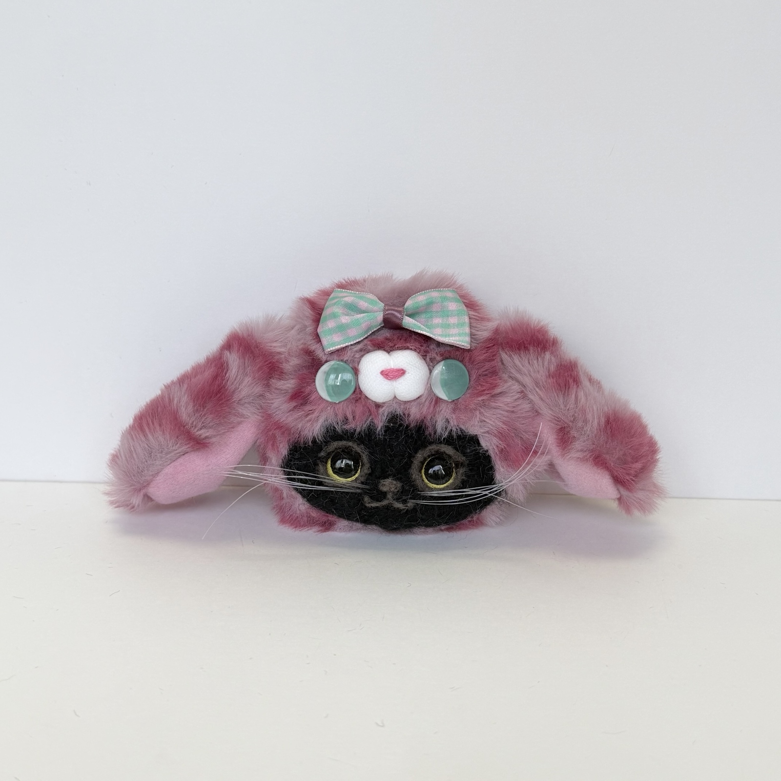 <ハンドメイド>手作り作品 ハンドメイド＝安い」は変えられるのか。手編み作家の人生をかけたパリ 絵画