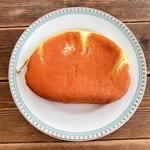 クリームパンポーチ
