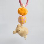 アイボリーねずみ  イエロー×ピンク   石粉粘土のキーホルダー