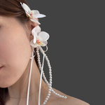 【一点物】【両耳セット】胡蝶蘭　ウェディング　イヤーカフ　花嫁　アーティフィシャルフラワー　フラワーイヤーカフ　造花イヤーカフ　ウェディングアクセサリー　披露宴アクセサリー　花