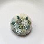 紫陽花畑の刺繍ブローチ（大）【送料無料】