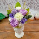 輪菊とカーネーションの仏花 プリザーブドフラワー 仏壇 プリザーブド仏花　お供え 供花 花 白 お供え花 お盆 新盆 一周忌 クリアケース付き 