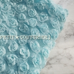 【送料無料】　No.7803　立体ローズのチュールレース生地　６０×４５　ライトブルー　薔薇　メッシュ　3D　刺繍　水色　ストレッチ