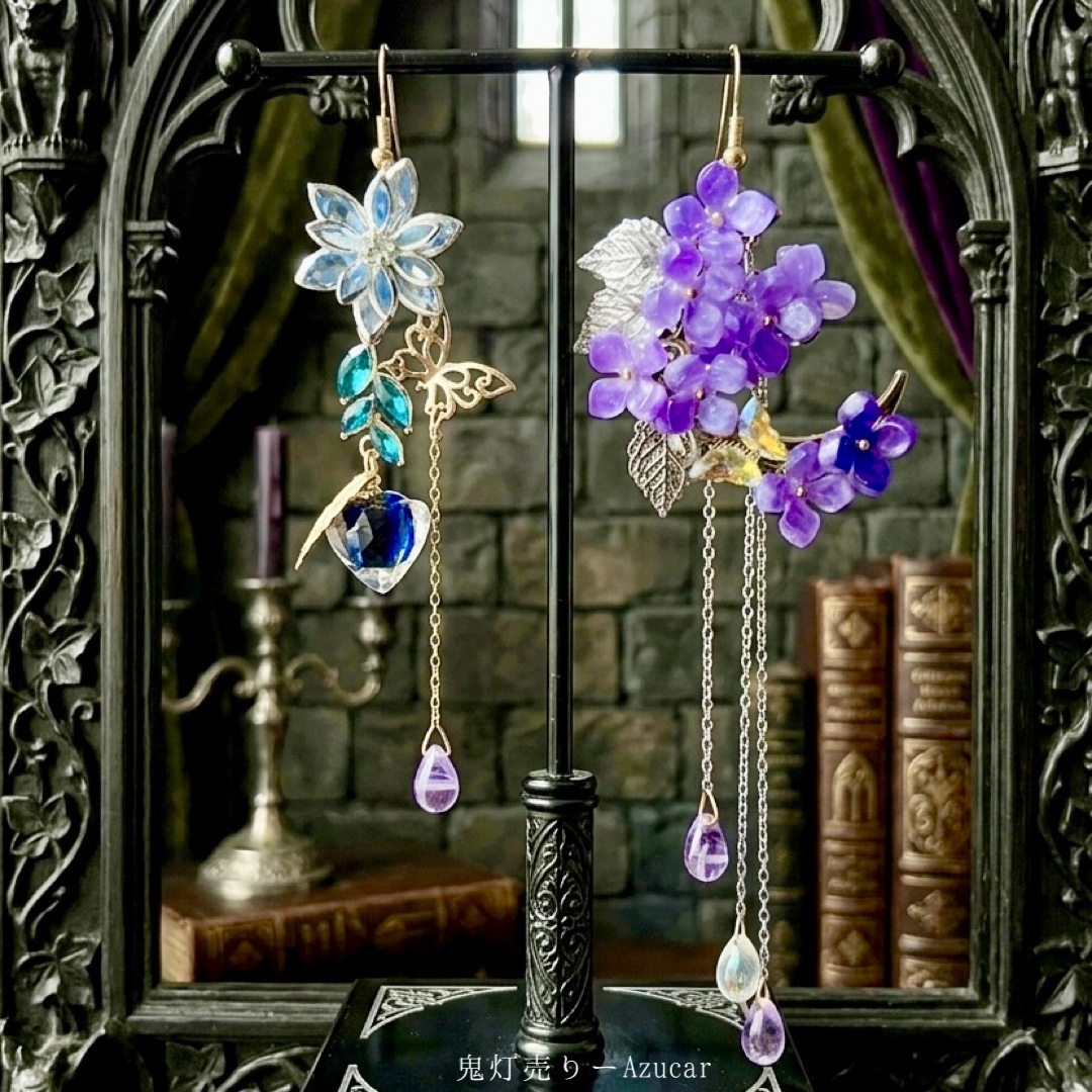 紫陽花と蓄光鬼灯の幻想アシンメトリーピアス 蓮と蝶々の和風アクセ 紫陽花と蓄光鬼灯の幻想アシンメトリーピアス 蓮と蝶々の和風アクセ