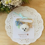 紫陽花ブローチ🩵🐻‍❄️☂️マルチーズ