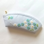 プチフラワー  手刺繍  メガネケース