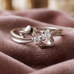 Ribbon Crystal Ring.