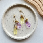 【あんず様専用】💛💜ガラスの花びらモビールピアス