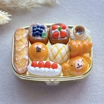 くまパンとミニチュアパンのピルケース＊いちごデニッシュとフェイクスイーツの小物入れ