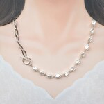 バロックパールとシルバーチェーンのネックレス　卒業式、結婚式