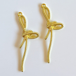 299)２個 / リボンチャーム / gold / ハンドメイドパーツ / アクセサリーパーツ / ピアス / イヤリング / インポートパーツ / ゴールド
