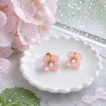 小さな紫陽花　イヤリング（pink）【アレルギー対応・ギフト対応】（花・プレゼント・母の日・雨）