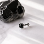 ひとつぶ天然石シリーズ オニキス 天然石 ブラック 黒 8月 誕生石 ボディピアス 16G 軟骨ピアス 片耳