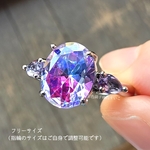 個人的超ｵｽｽﾒ★　煌めくピンクブルーグラデーションジルコニアのリング（指輪のサイズはご自身で調整可能です）