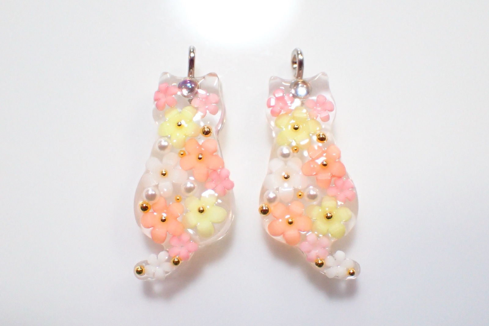 煌めく鉱石風ピアス・イヤリング レジン 鉱石レジン ビジュー オレンジ