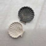 【今だけ夏限定カラー・送料込み】海を感じる、特別な夏の貝殻アクセサリートレイ