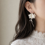 再販！パールブーケNO.3💐|金属アレルギー対応|花束ピアス|フラワー|ブライダル|結婚式|ウエディング|花嫁|お呼ばれ|パーティー|リボン|イヤリング