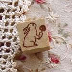 【SALE】響工房オリジナルミニスタンプ*1.4ｃｍ角*うさぎの人参をどうぞ（レースなし）
