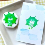 傘をさすカエルさん🐸