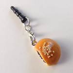 粒あんたっぷりあんぱんのイヤホンジャック／スマホピアス