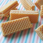 ☆食べかけウエハース ブローチ